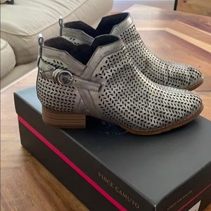 Vince Camuto girls bootie 3M